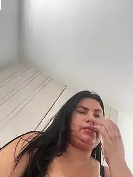 Desire-XOXOX from StripChat is Freechat