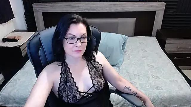 DesreRose from StripChat is Freechat