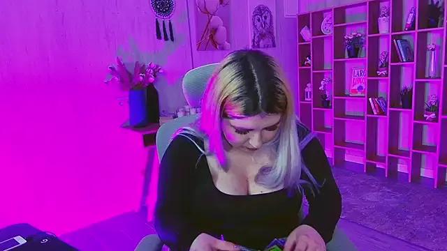 Girls and cam to cam: Watch as these sophisticated entertainers uncover their stunning costumes and curvaceous curves online!