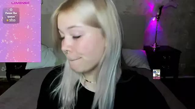 Diana_Dream from StripChat is Freechat