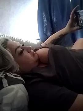 DianaCream from StripChat is Freechat