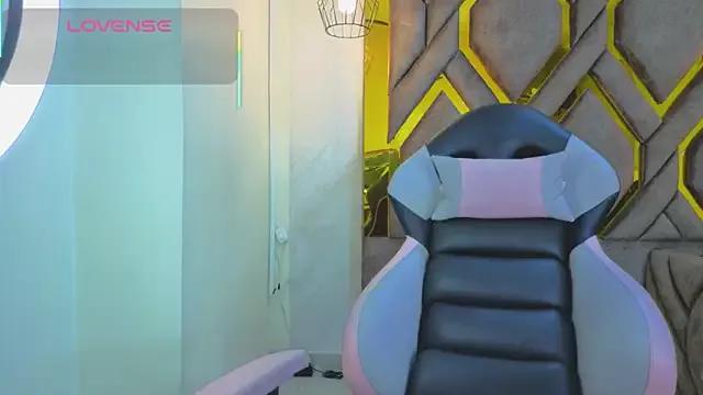 Dom_venena from StripChat is Freechat