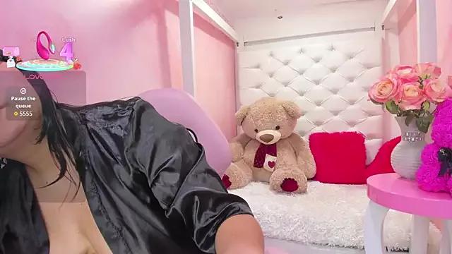 Girls and cam to cam: Watch as these sophisticated entertainers uncover their stunning costumes and curvaceous curves online!