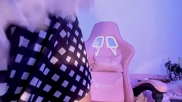 Girls and cam to cam: Watch as these sophisticated entertainers uncover their stunning costumes and curvaceous curves online!