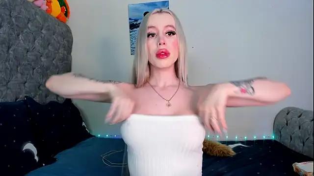 Girls and cam to cam: Watch as these sophisticated entertainers uncover their stunning costumes and curvaceous curves online!