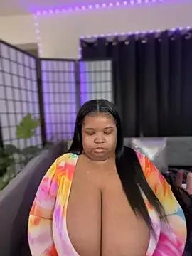 EbonyGoddessKira from StripChat is Freechat