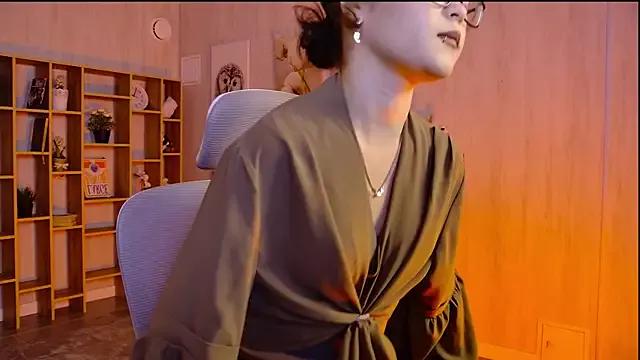 Elainebeness from StripChat is Freechat