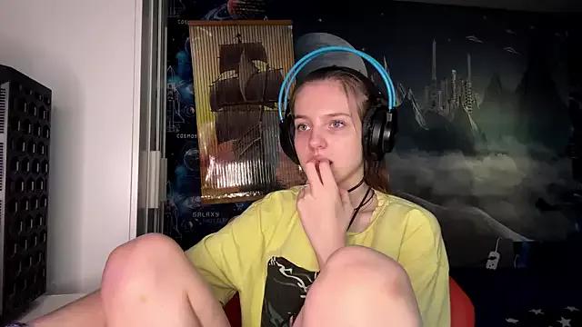 Girls and cam to cam: Watch as these sophisticated entertainers uncover their stunning costumes and curvaceous curves online!