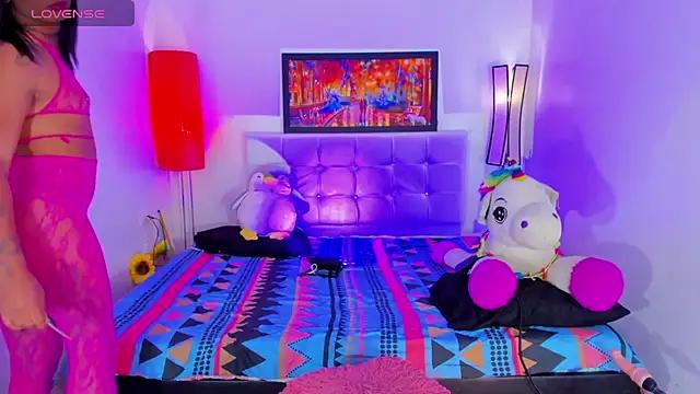 Girls and cam to cam: Watch as these sophisticated entertainers uncover their stunning costumes and curvaceous curves online!