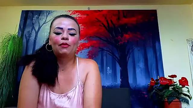 ElizabethEven from StripChat is Freechat