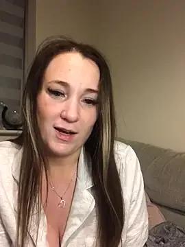 Ellie_lush_curves from StripChat is Freechat