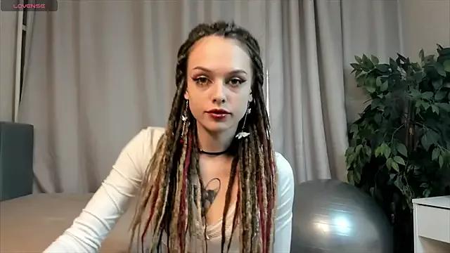 EllieRosee from StripChat is Freechat