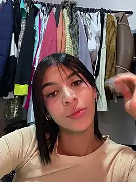 emaa_lambert from StripChat is Freechat