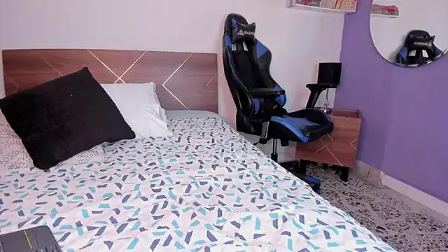 EmaaaBrown_ from StripChat is Freechat