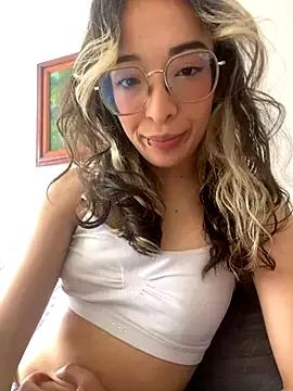Emilia_Bons from StripChat is Freechat