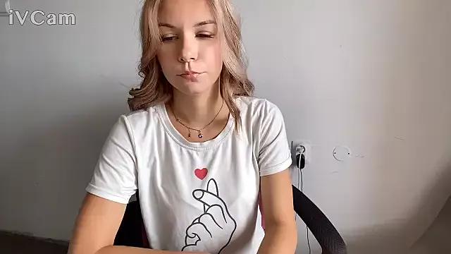 Emilia_Evanss from StripChat is Freechat