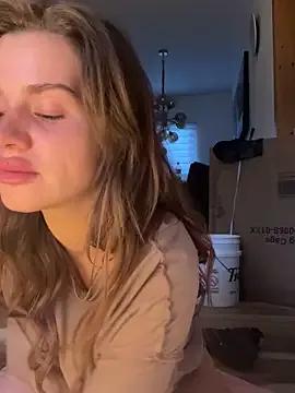 Photos of EmiliaCatalina from StripChat is Freechat