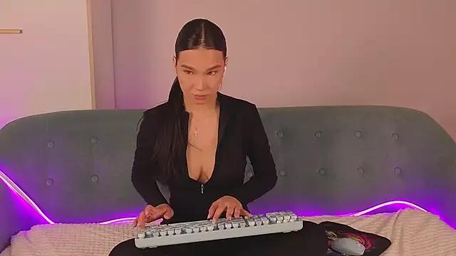 EmiliaDroll from StripChat is Freechat