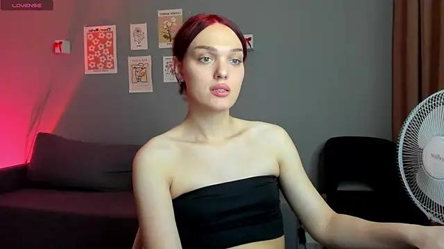 emiliarouds from StripChat is Freechat