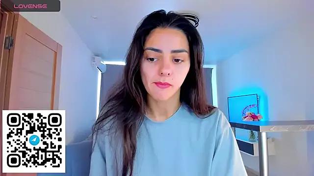 EmiliaZen from StripChat is Freechat