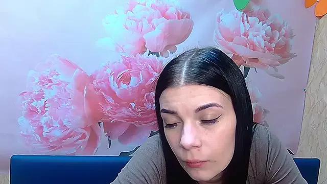 EmiliFlore from StripChat is Freechat