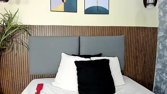 Girls and cam to cam: Watch as these sophisticated entertainers uncover their stunning costumes and curvaceous curves online!