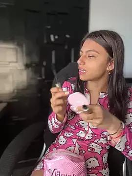 Emily-teen from StripChat is Freechat