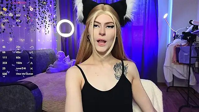 Girls and cam to cam: Watch as these sophisticated entertainers uncover their stunning costumes and curvaceous curves online!