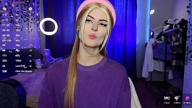 Girls and cam to cam: Watch as these sophisticated entertainers uncover their stunning costumes and curvaceous curves online!