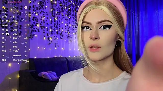 Girls and cam to cam: Watch as these sophisticated entertainers uncover their stunning costumes and curvaceous curves online!