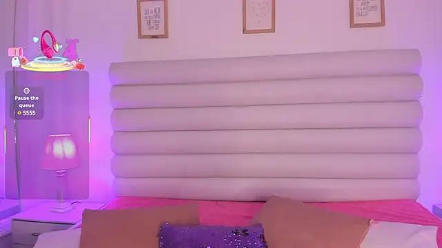 Girls and cam to cam: Watch as these sophisticated entertainers uncover their stunning costumes and curvaceous curves online!