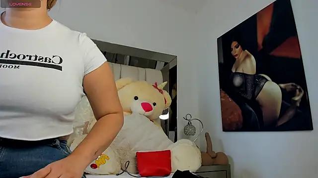 Girls and cam to cam: Watch as these sophisticated entertainers uncover their stunning costumes and curvaceous curves online!