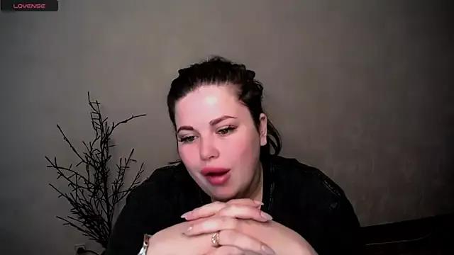 Girls and cam to cam: Watch as these sophisticated entertainers uncover their stunning costumes and curvaceous curves online!