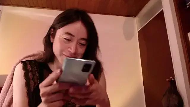 emily_pearl_ from StripChat is Freechat