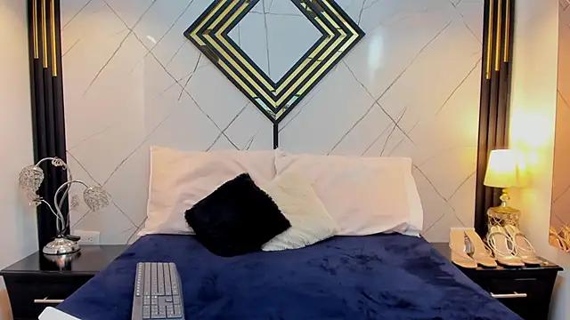 EmilyDiaaz from StripChat is Freechat