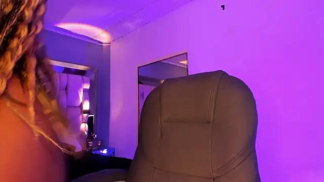 Girls and cam to cam: Watch as these sophisticated entertainers uncover their stunning costumes and curvaceous curves online!