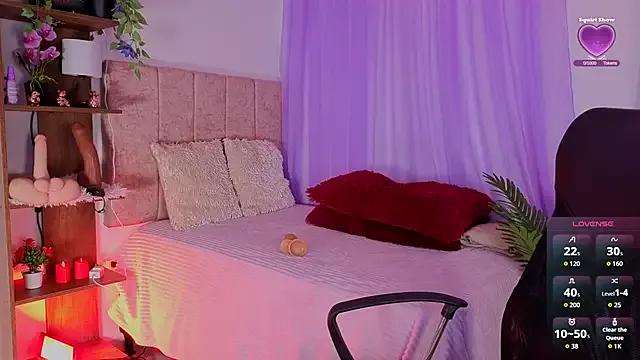 Girls and cam to cam: Watch as these sophisticated entertainers uncover their stunning costumes and curvaceous curves online!