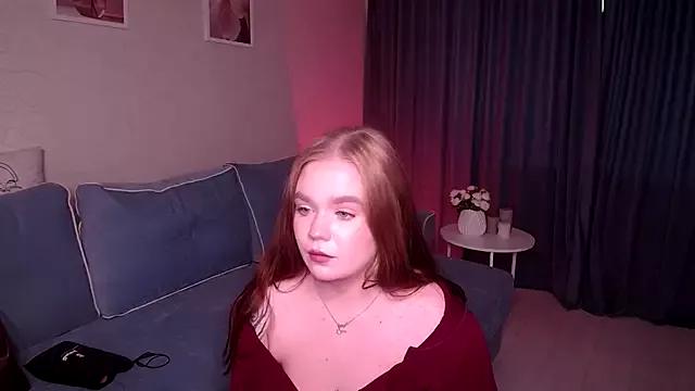 EmiRise from StripChat is Freechat