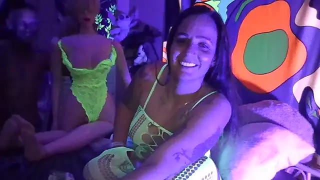 Girls and cam to cam: Watch as these sophisticated entertainers uncover their stunning costumes and curvaceous curves online!
