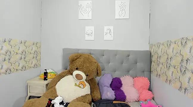 Girls and cam to cam: Watch as these sophisticated entertainers uncover their stunning costumes and curvaceous curves online!
