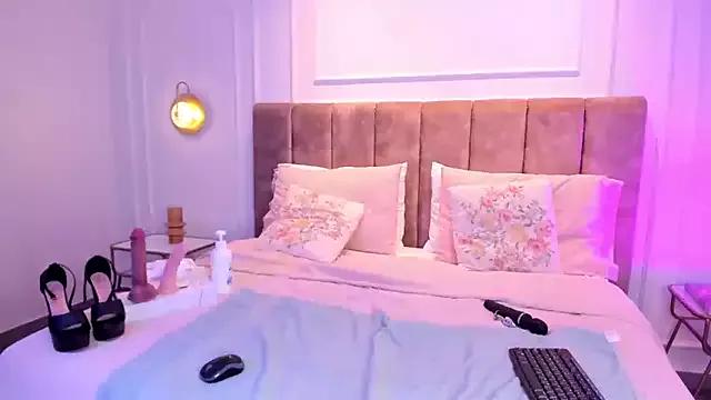 Girls and cam to cam: Watch as these sophisticated entertainers uncover their stunning costumes and curvaceous curves online!