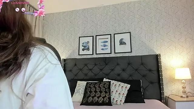 Girls and cam to cam: Watch as these sophisticated entertainers uncover their stunning costumes and curvaceous curves online!