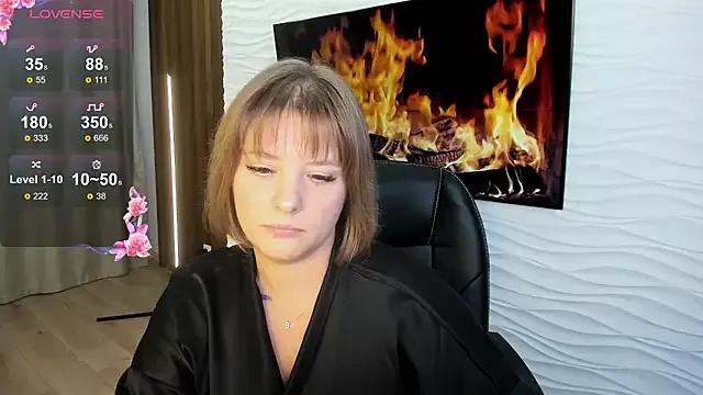 Emma_Creamy from StripChat is Freechat