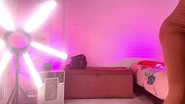 emma_madi from StripChat