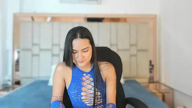 EmmaBeel from StripChat is Freechat