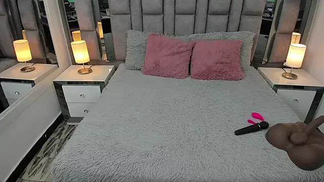 Girls and cam to cam: Watch as these sophisticated entertainers uncover their stunning costumes and curvaceous curves online!
