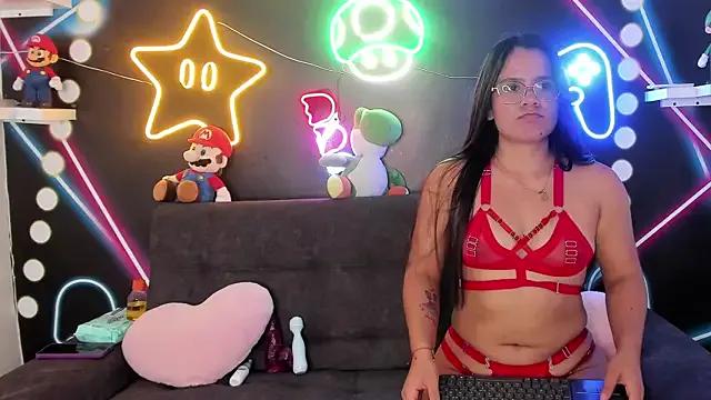 EmmaSwan__ from StripChat is Freechat
