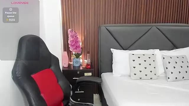 Girls and cam to cam: Watch as these sophisticated entertainers uncover their stunning costumes and curvaceous curves online!