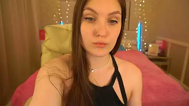 EmmyCharmm from StripChat is Freechat