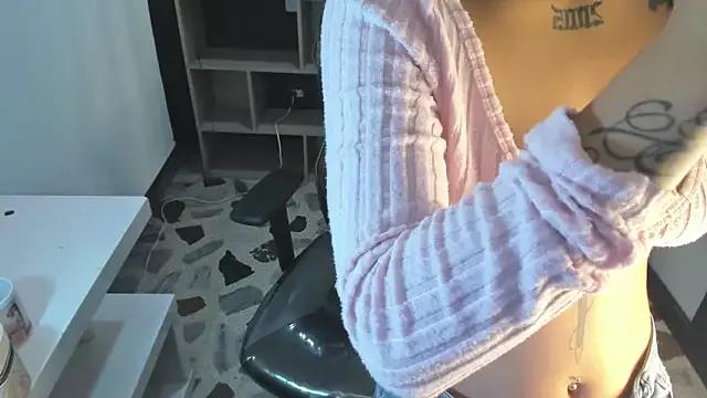 EmySilver_ from StripChat is Freechat